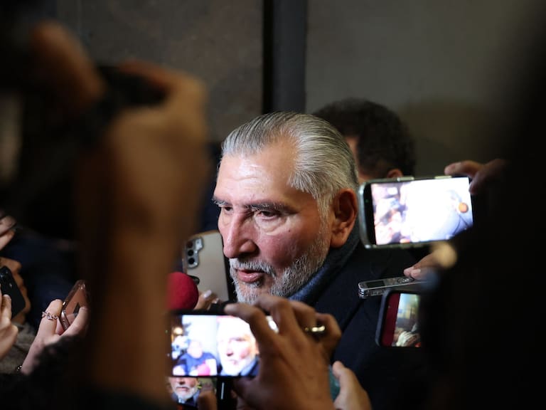 En medio del debate político que rodea el caso de Adán Augusto López, la presidenta Sheinbaum insistió en su defensa y afirma que no hay investigación en contra de él. FOTO: GALO CAÑAS/CUARTOSCURO.COM