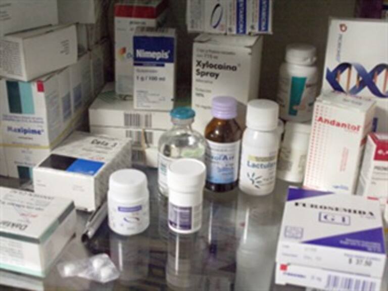 Investiga CFC mercado de medicamentos licitados por el IMSS