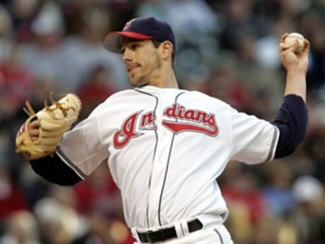 Filis retienen a Cliff Lee por 9 mdd