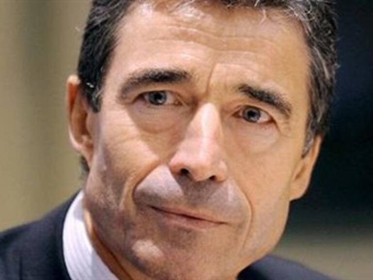 Realiza secretario general de OTAN visita sorpresa a Libia