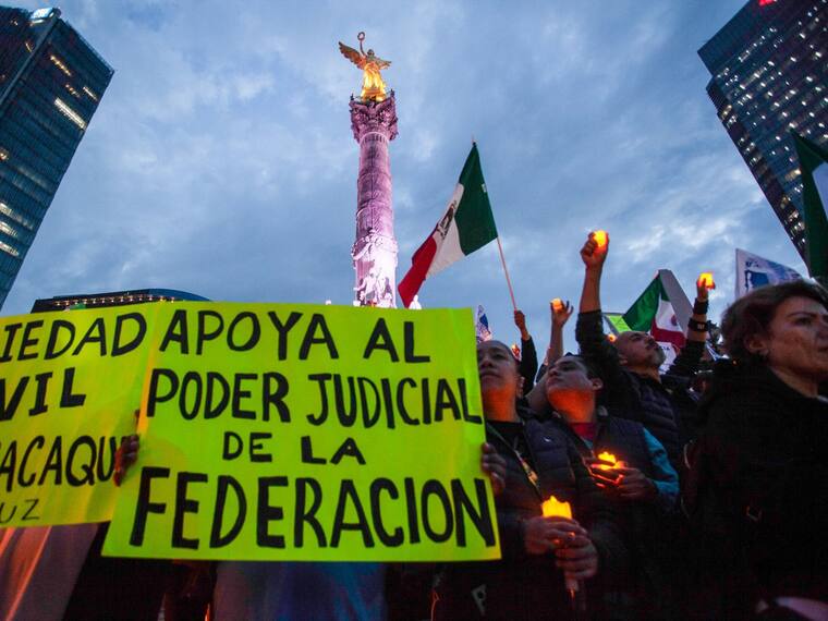 Pide HRW rechazar reformas de AMLO.