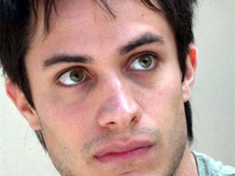 Revela Gael García que se encerró seis días para narrar documental