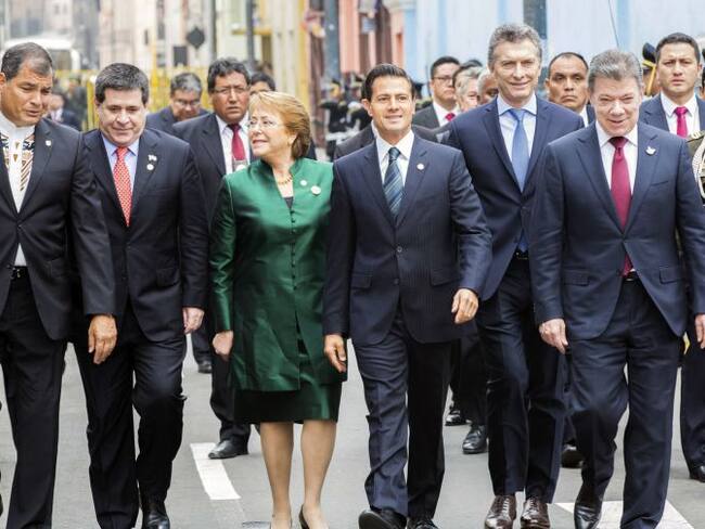 Peña Nieto asiste a toma de posesión de Kuscinky, nuevo presidente del Perú