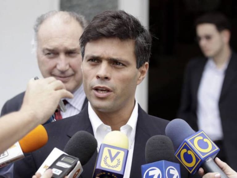 Leopoldo López deja la cárcel; se encuentra en prisión domiciliaria