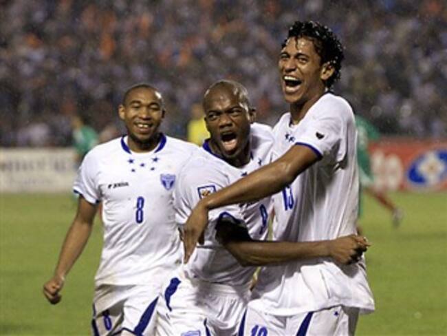 Gana Honduras frente a Costa Rica y pisa el Mundial