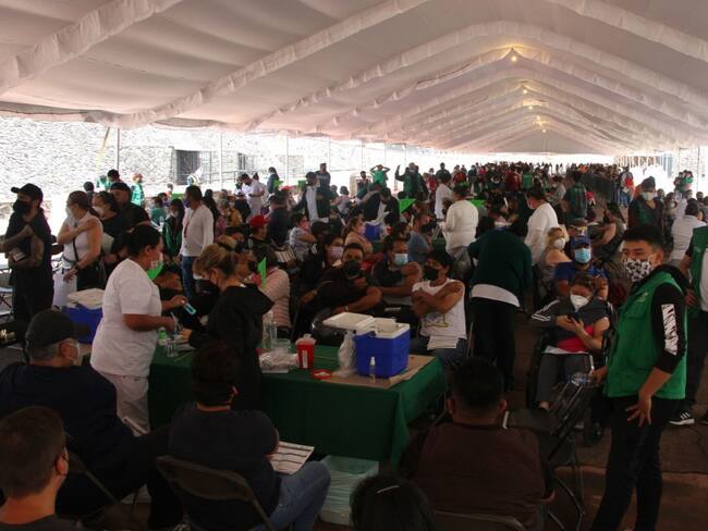 México suma 18 mil 911 casos de COVID-19 en 24 horas