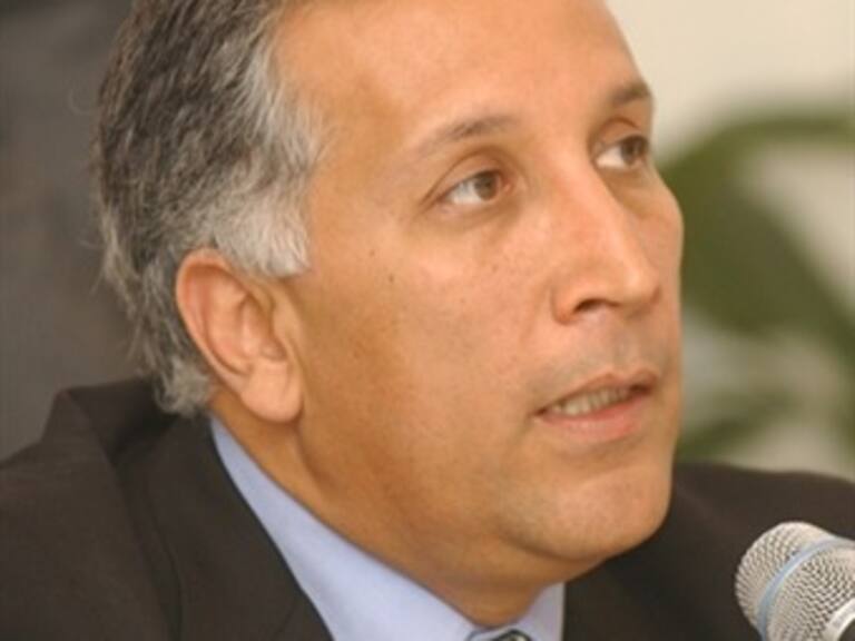 Estudia Cofetel cómo reactivar líneas suspendidas