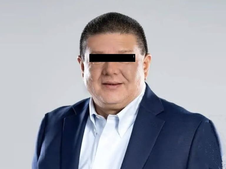 El precandidato del PAN a la alcaldía de Chihuahua fue detenido por los delitos de ejercicio ilegal del servicio público y coalición de servidores públicos.