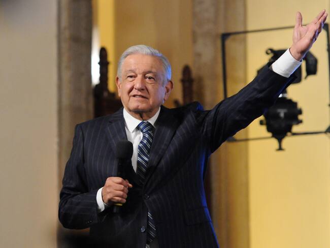 Insiste AMLO en desaparecer organismos autónomos… “los vemos con lupa”
