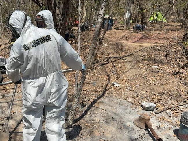 Semar y FGR aseguran laboratorio de drogas en Sinaloa; decomisan 600 kilogramos de metanfetamina