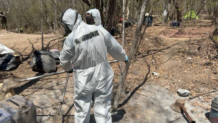 Semar y FGR aseguran laboratorio de drogas en Sinaloa; decomisan 600 kilogramos de metanfetamina