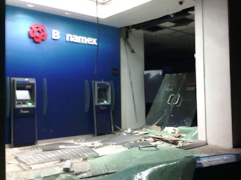 Investigan estallido en banco de Ecatepec, Edomex