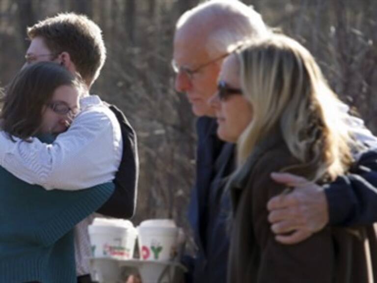 Corrigen identidad de autor de masacre de Connecticut