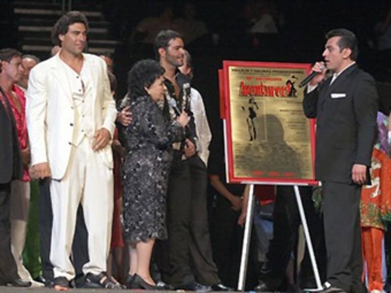 Defiende Carmen Salinas a Jorge Salinas de ex esposa