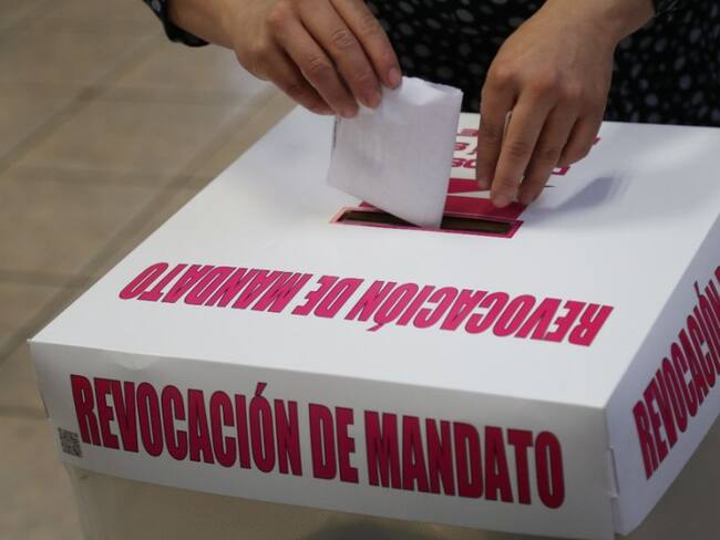 Más del 90% de votos apoya permanencia de AMLO: INE