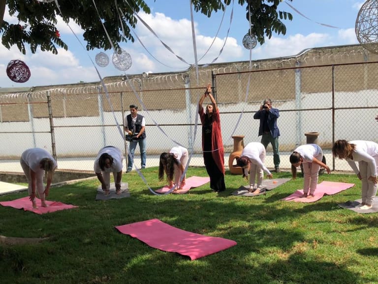 Yoga, el método de reinserción para reas de Jalisco