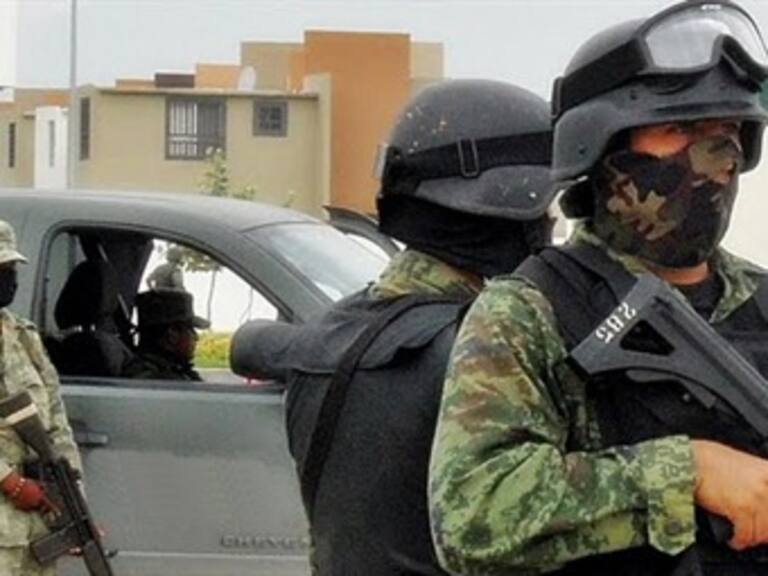 Se enfrentan militares con delincuentes en Apodaca, NL
