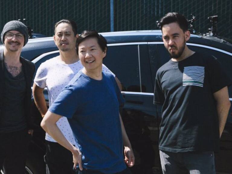 Revelan ‘Carpool Karaoke’ que Chester Bennington grabó con Linkin Park antes de morir