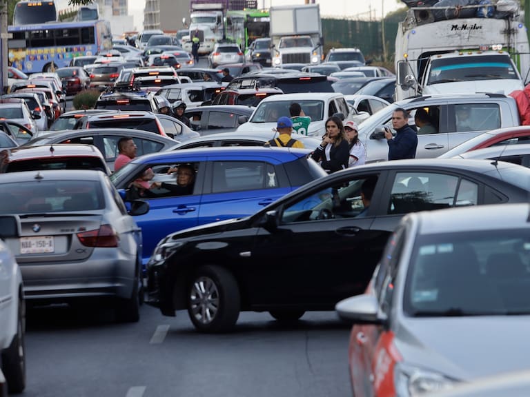 Consulta el Hoy No Circula del 28 de agosto en CDMX y Edomex, qué placas descansan y a qué hora termina la restricción. Getty Images