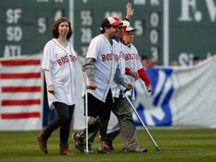Medias Rojas recuerda a víctimas del maratón de Boston