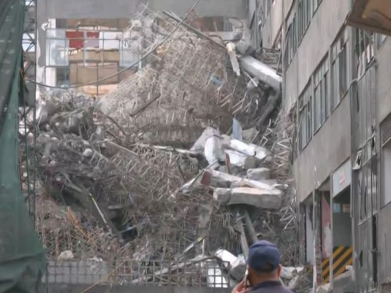 Colapsa edificio en San Antonio Abad; cierre de Tlalpan provoca caos vial en CDMX. X