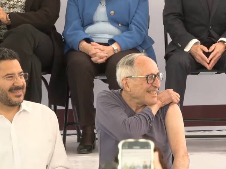 El titular de Salud Federal fue de los primeros en ser inmunizado con la vacuna Abdala en el inicio de campaña invernal de vacunación