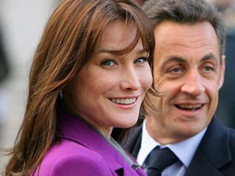 Da a luz Carla Bruni a una niña en París