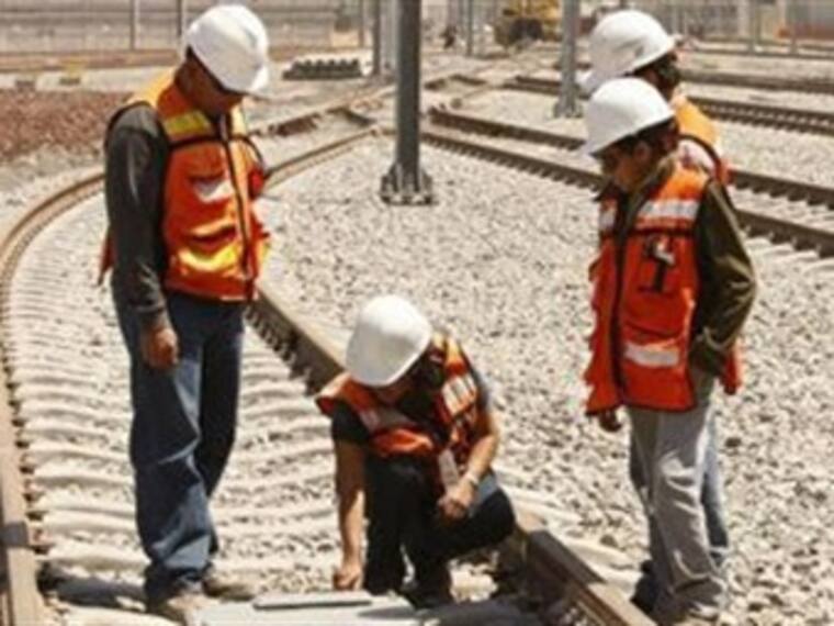 Bajan calificación a ICA. Momento Corporativo con Roberto Aguilar. 23/05/13