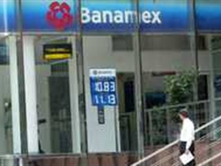 Estallan artefactos afuera de banco en Milpa Alta