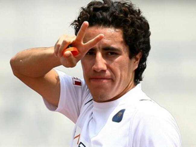 Efraín Juárez es presentado con el Celtic