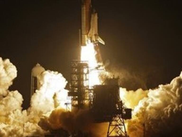 Astronautas inspeccionan Endeavour