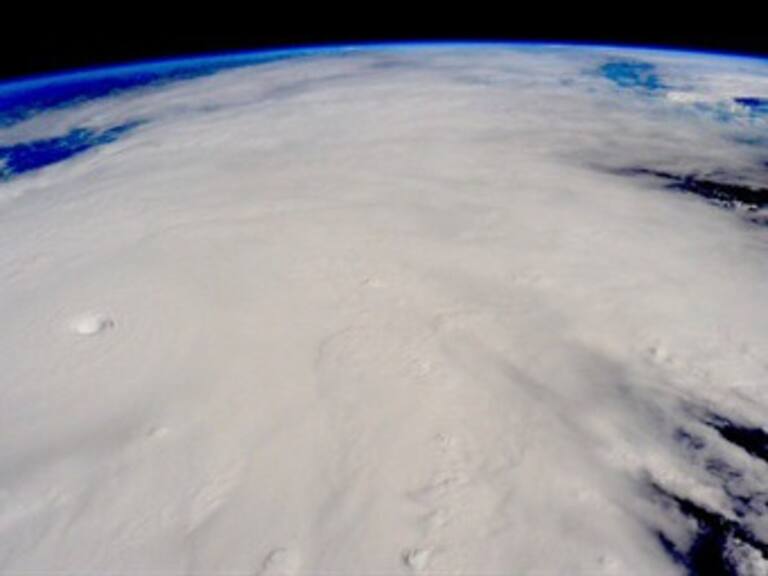 Así se ve el #HuracánPatricia desde la Estación Espacial Internacional