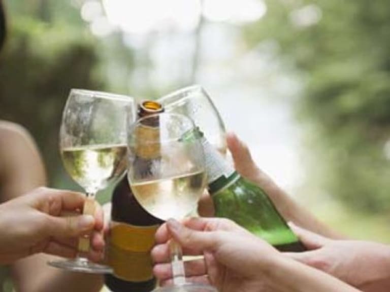 8 singulares formas de utilizar alcohol sin bebértelo