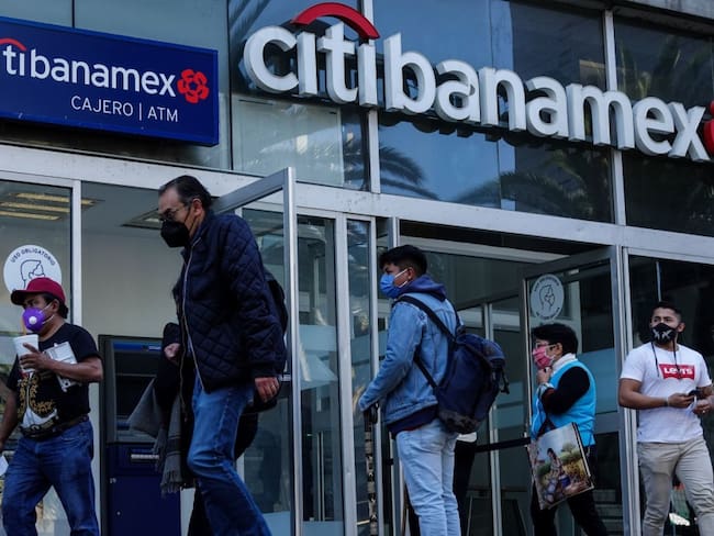 Agencias revisan a la baja calificación de Banamex tras salida de Citigroup