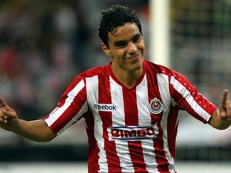 Las Chivas siempre han tenido buena entrada a los estadios: Omar Bravo