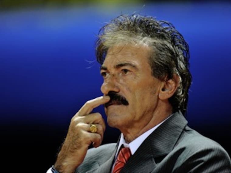 La Volpe regresa para dirigir a Chivas. Leopoldo de la Rosa en los 'Deportes'