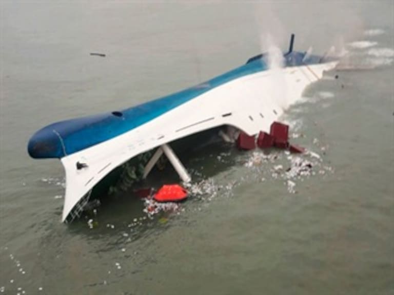 Difícil recuperar cadáveres de los desaparecidos del ferry surcoreano: buzos