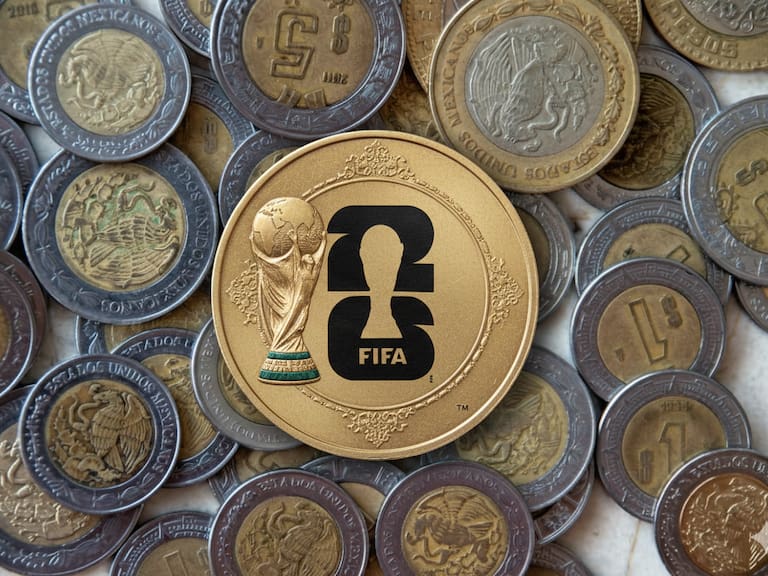 Estas tres monedas deberán contar con el escudo nacional por el anverso y con un diseño alusivo al evento deportivo en el reverso