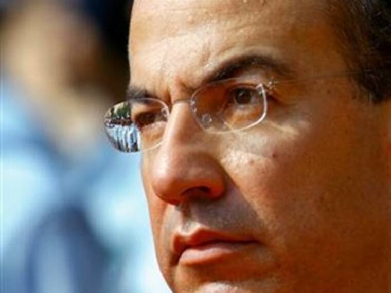 Aprueban 74% de encuestados labor de Calderón