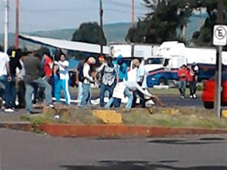 Radicalizan movilizaciones en Meseta Purépecha en apoyo a normalistas