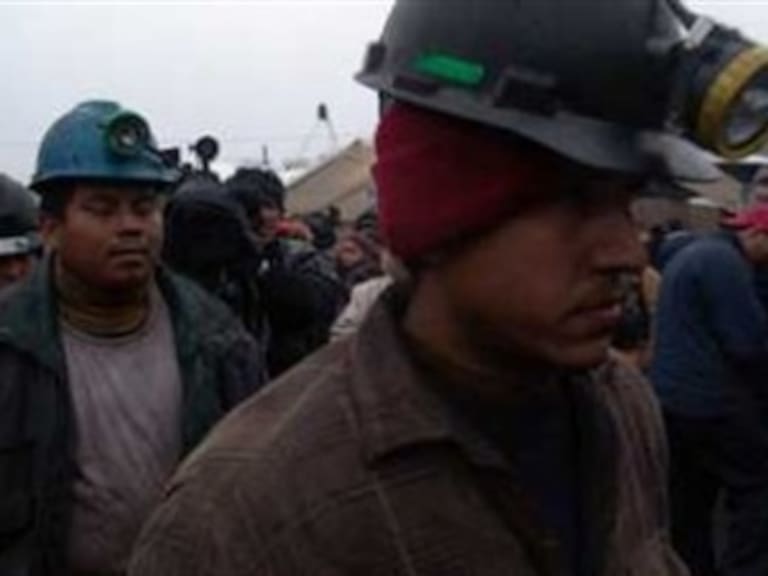 Llegan a mina de Coahuila rescatistas chilenos