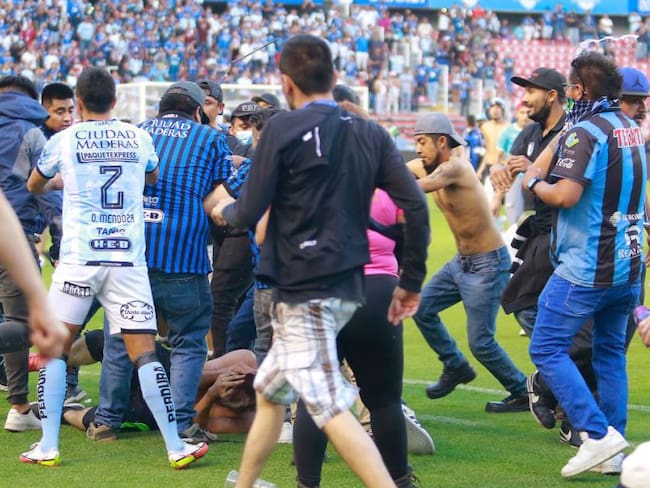 Liga MX abre investigación por hechos violentos en estadio de Querétaro