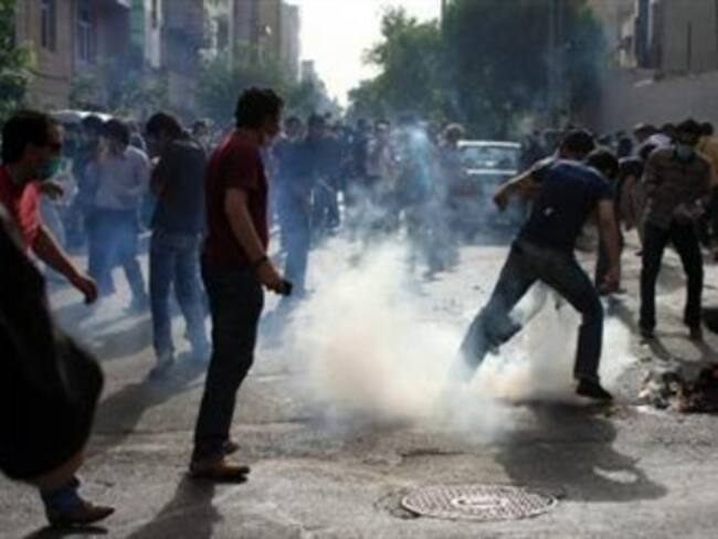 Policía iraní dispersa manifestación en Teherán