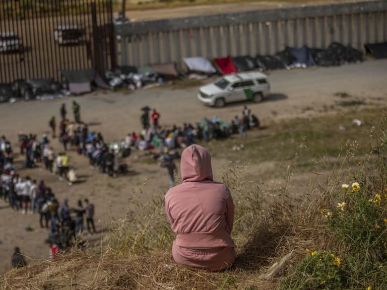 Migrantes esperan en la frontera el fin del Título 42