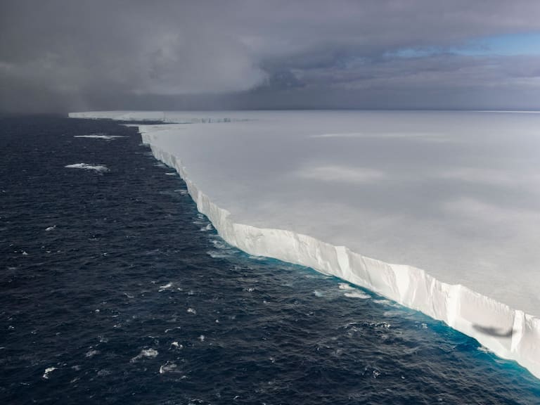El Iceberg más grande del mundo podría chocar contra el Atlántico