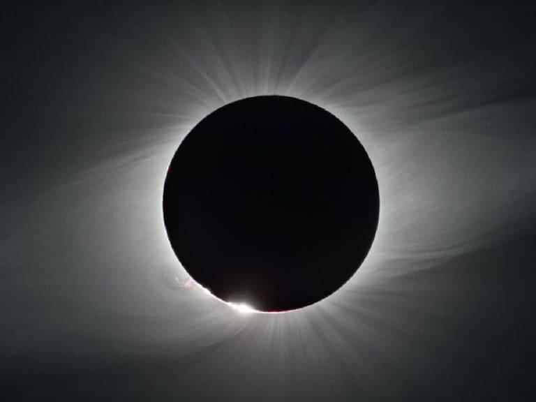 Aquí puedes seguir la transmisión del eclipse total de Sol 2020