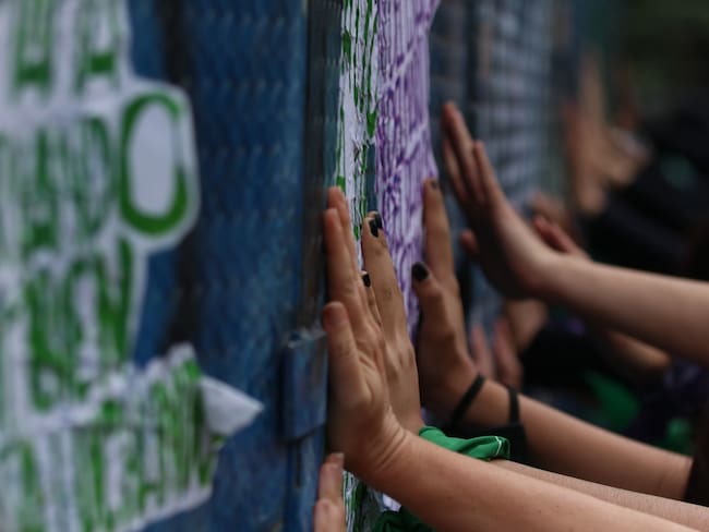 Marcha 8M en CDMX: lista de todo lo que no debes olvidar llevar a la marcha para sentirte segura