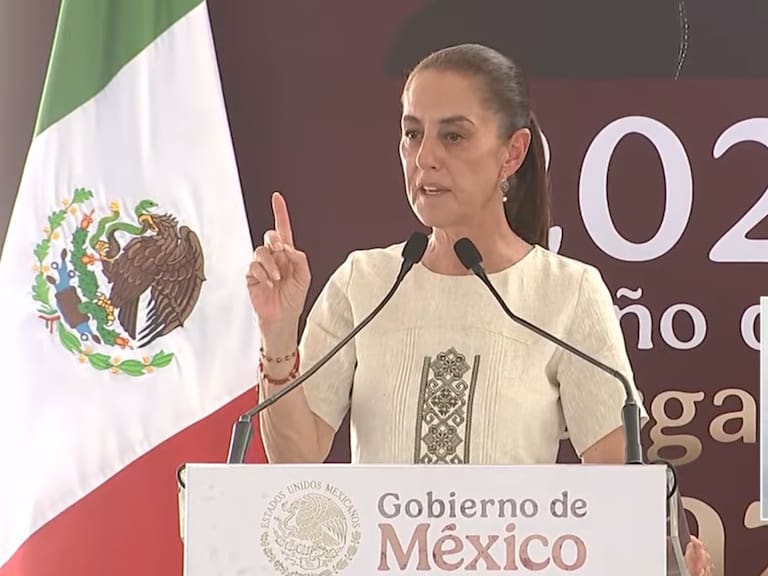 Reconoce la presidenta Sheinbaum que en el Sector Salud persiste la burocracia, por ello requiere de pacientes y médicos para la modernización "ellos saben lo que pasa".