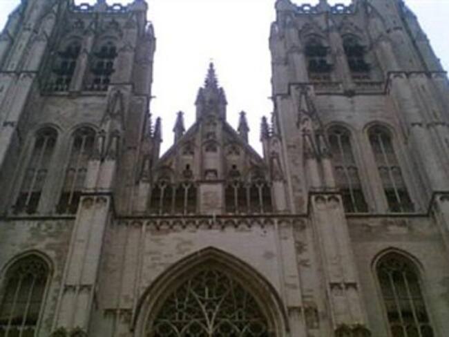 Indemnizará Iglesia católica belga a víctimas de curas pedófilos