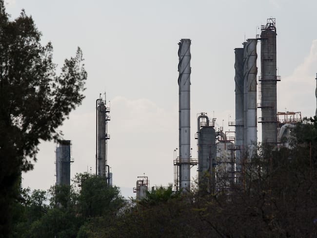 Refinería de Tula registra humo en planta; Pemex reporta incidente menor